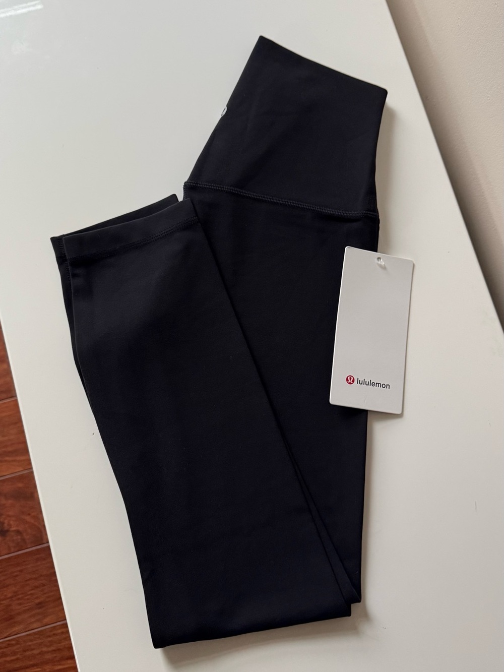 Lululemon size 4 align HR crop 23” black NWT